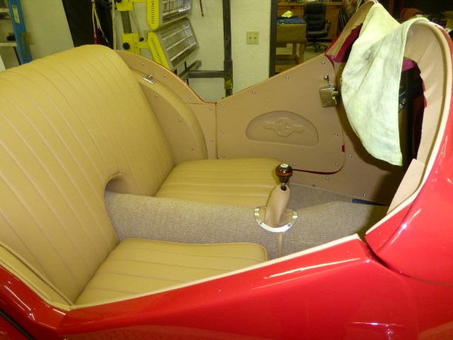 MG-J2 - seats and hump upholstered